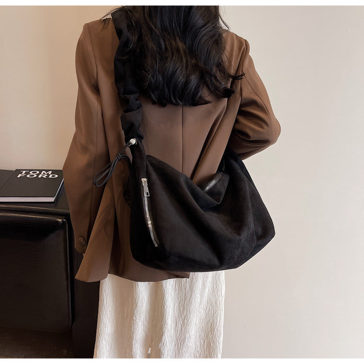 Women's Retro High-grade Underarm Large Capacity Frosted Crossbody Bags