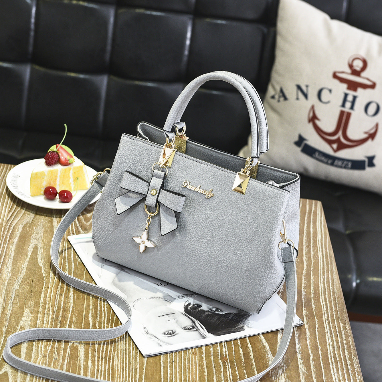 Women's Durable Fashionable Shaping Sweet Lady Handbags