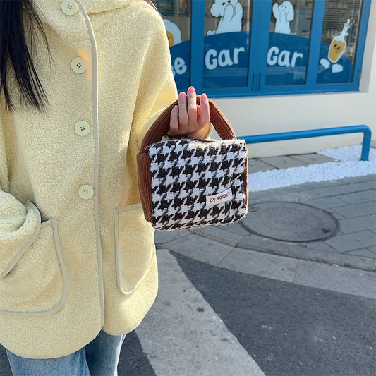 Stylish Woolen Hand Organizing Portable Shopping Handbags