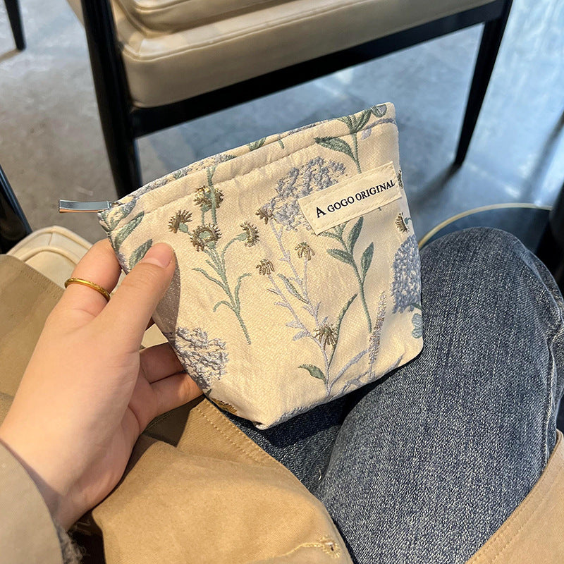 Niche Advanced Sense Portable Three-dimensional Sanitary Cosmetic Bags