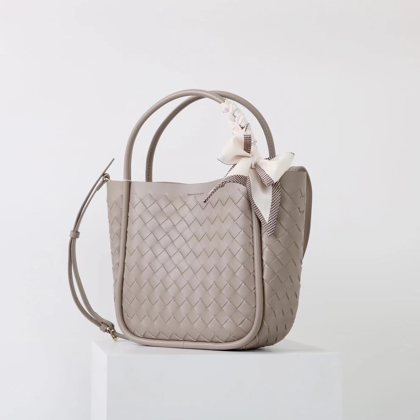 Women's Interest Light Luxury Hand-woven Portable Fashion Bags