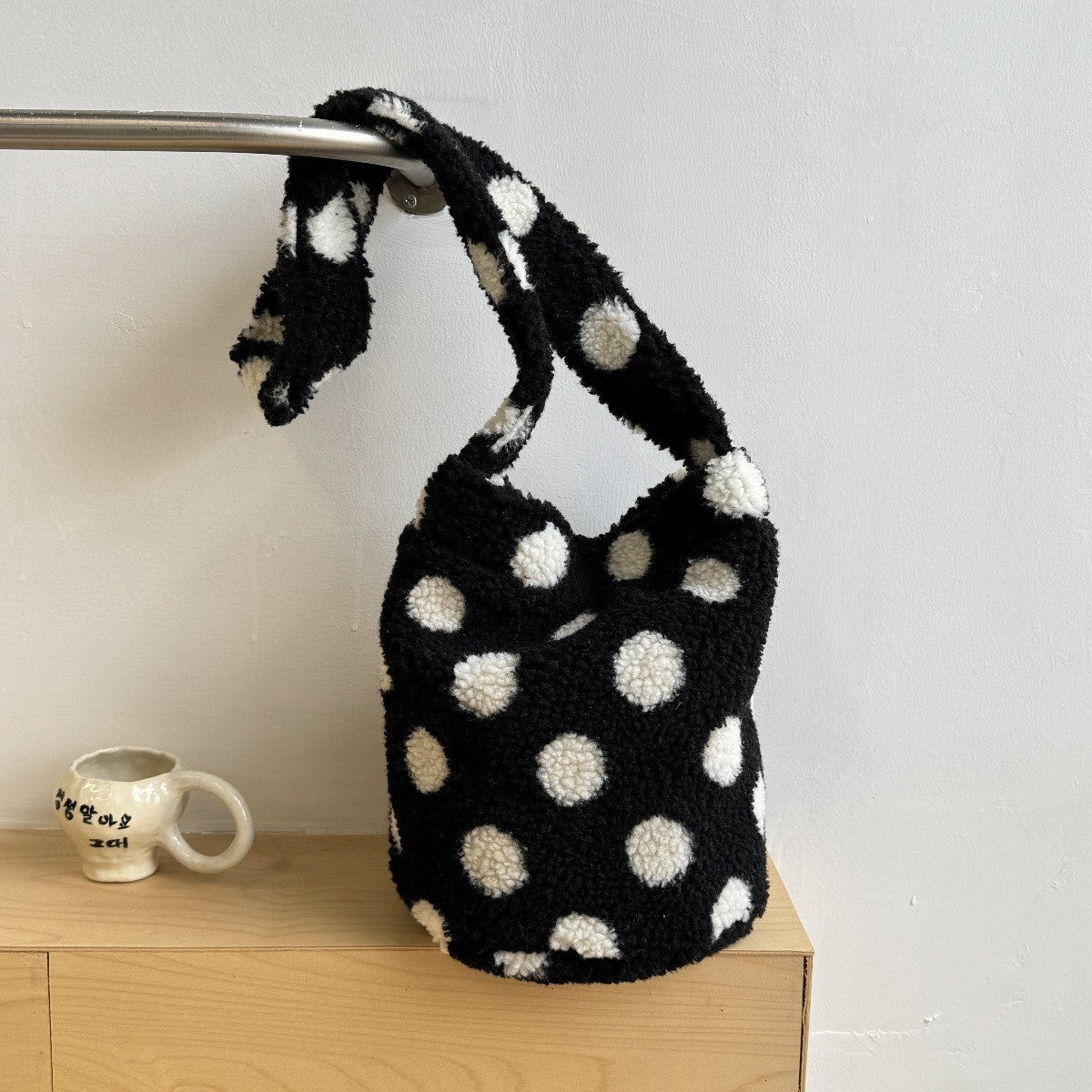 Women's Plush Lamb Wool Western Style Woolen Shoulder Bags