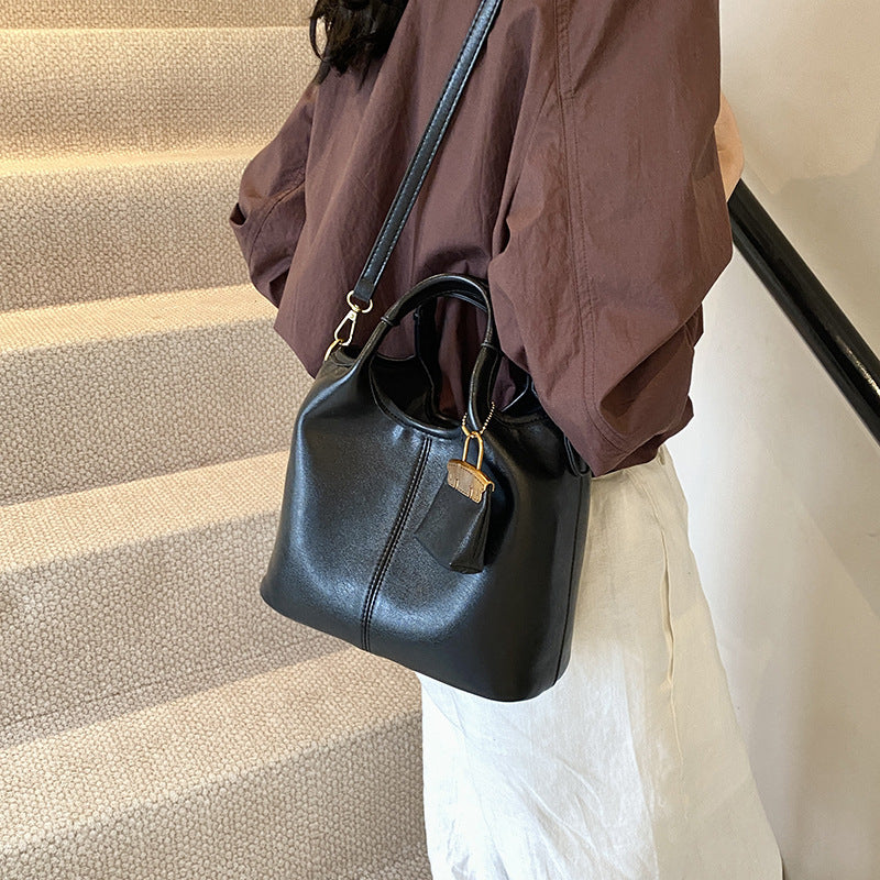 Women's Autumn Retro Fashion Minority Simple High-grade Tote Bags