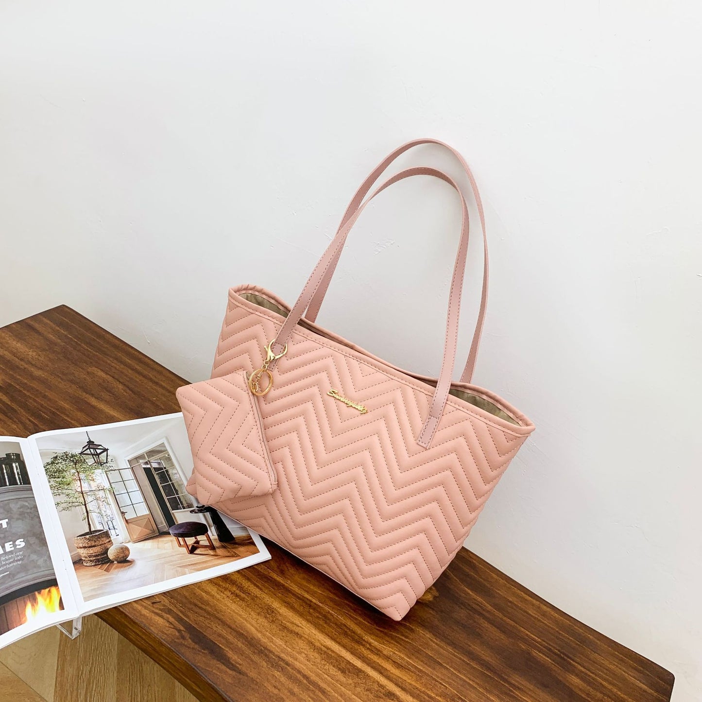 Women's Water Ripple Embroidered Trendy Fashion Simple Tote Bags