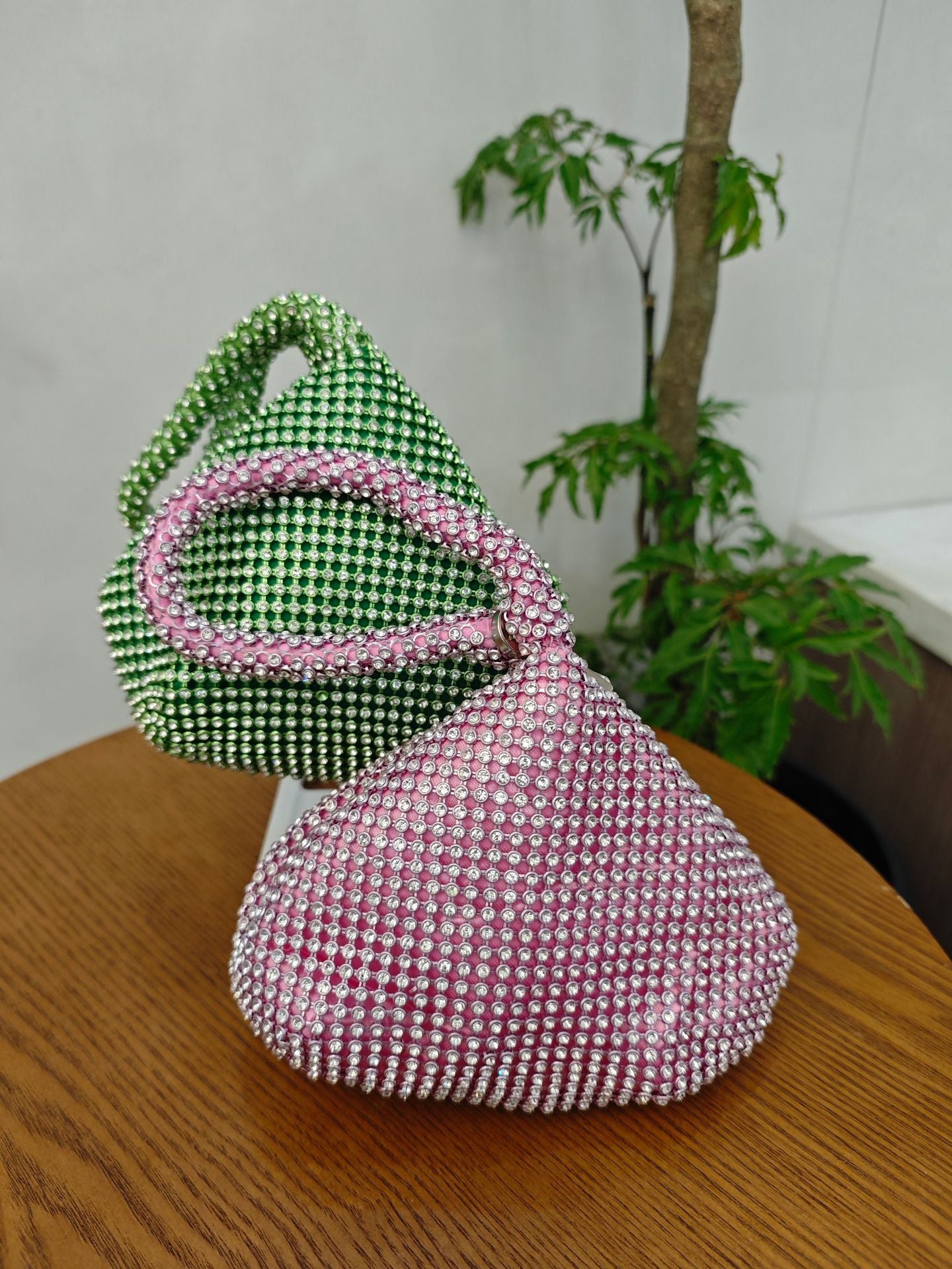 Women's Mine Triangle Round Hand Dinner Pouch Handbags