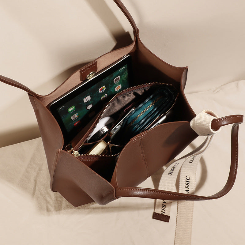 Attractive Beautiful Genuine Leather Large Capacity Shoulder Bags