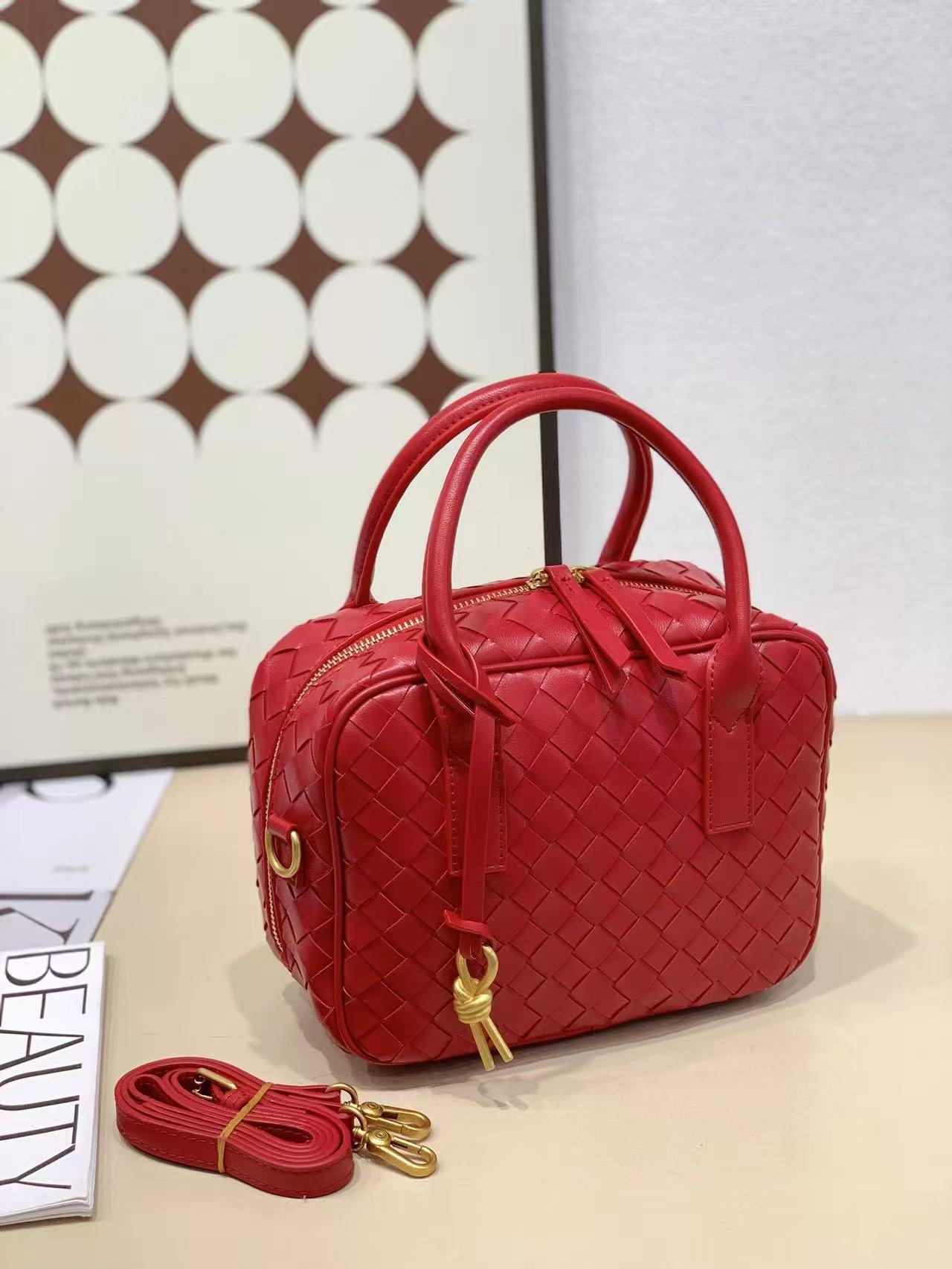 Versatile Hand-woven Pillow Large Capacity Bowling Handbags