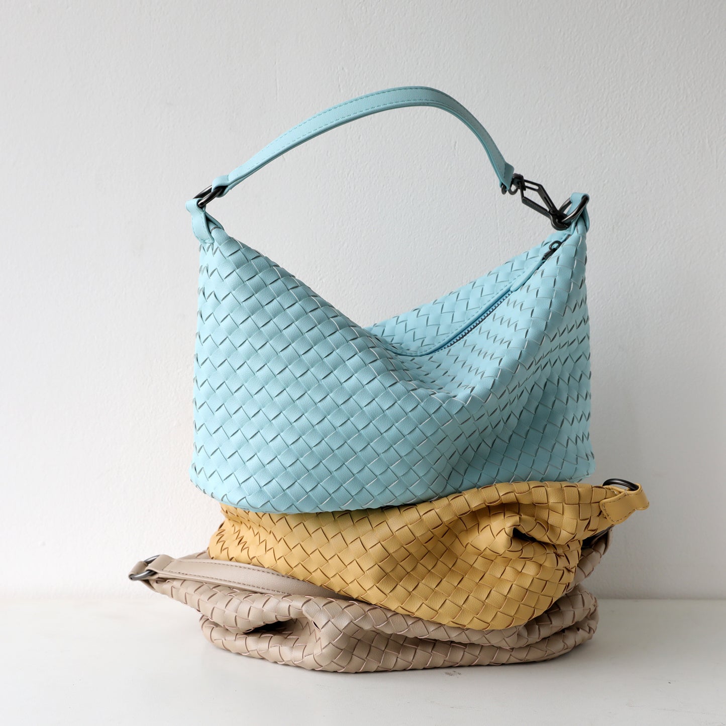 Unique Niche Cowhide Hand-woven Dumpling Hand Bags