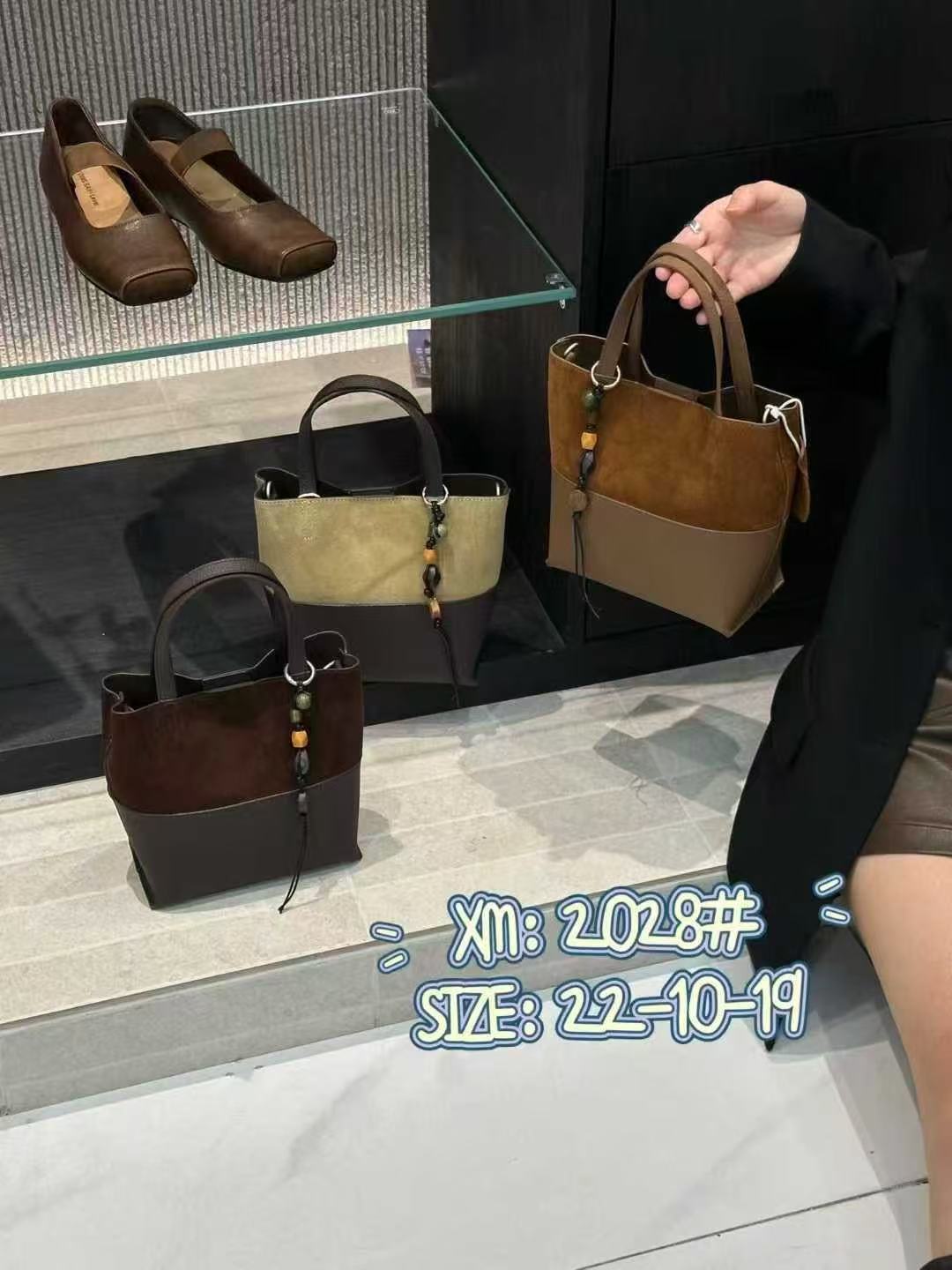 Attractive Cool Women's Fashion Best-selling Retro Handbags