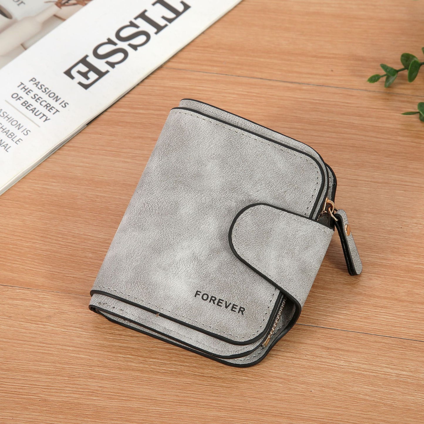 Women's Pretty Retro Frosted Leather Short Ladies Wallets