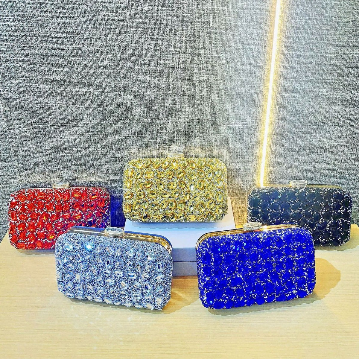 Women's Full Diamond Shiny Clutch Dinner Wedding Evening Bags