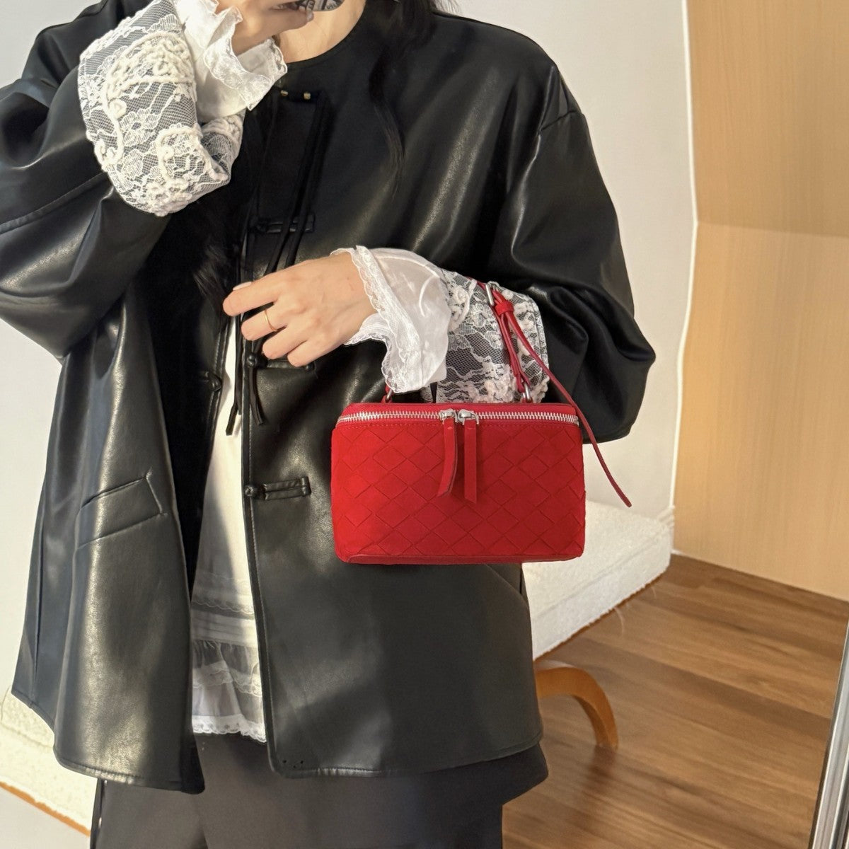 Women's Contrast Color Retro Cowhide Frosted Woven Small Square Bags