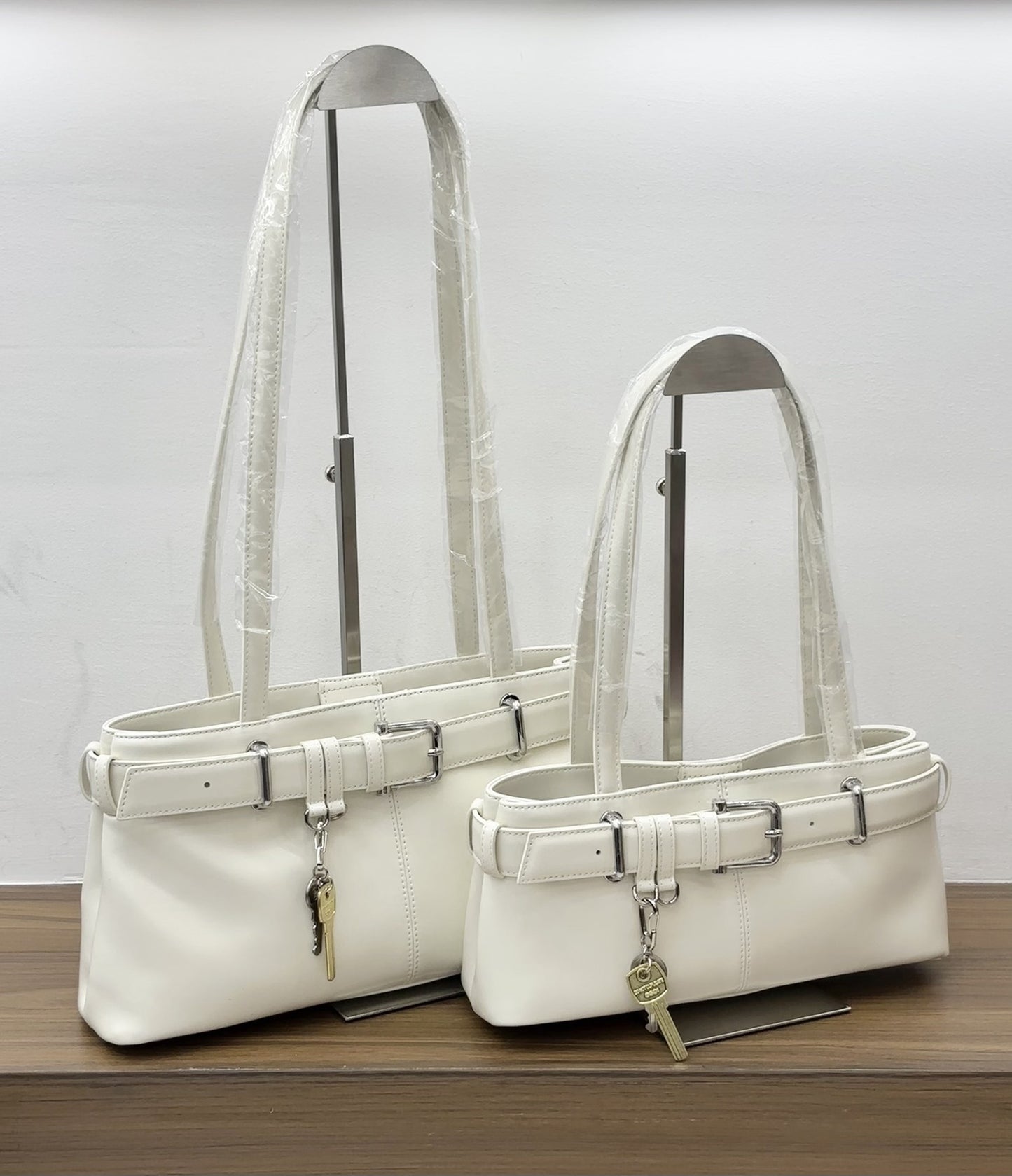 Popular Latch Large Capacity Commuter Carrying Armpit Bags