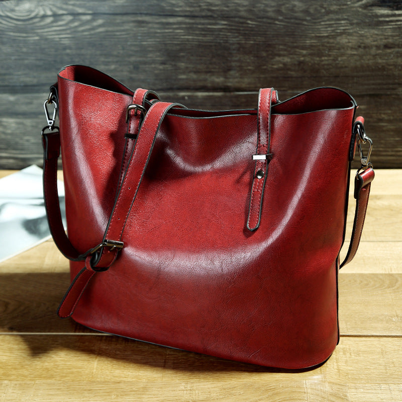 Women's Retro Oil Wax Skin Underarm Solid Tote Bags