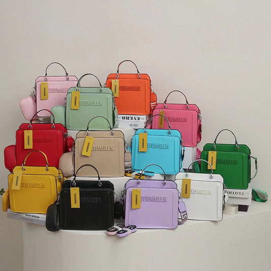 Women's Classic Innovative Fashion Large Capacity Shoulder Bags