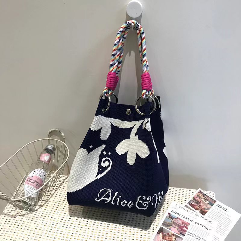 Retro Crazy Bird Knit Leisure Knitted Handbags