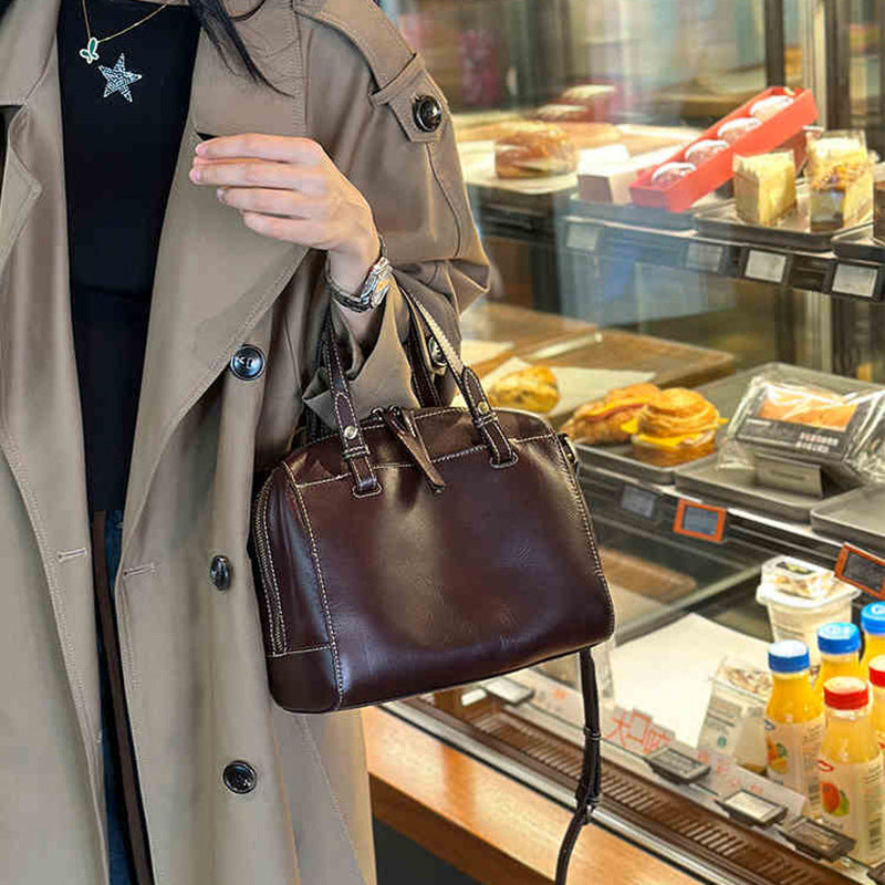 Women's Texture Western Style Vegetable Tanned Handbags