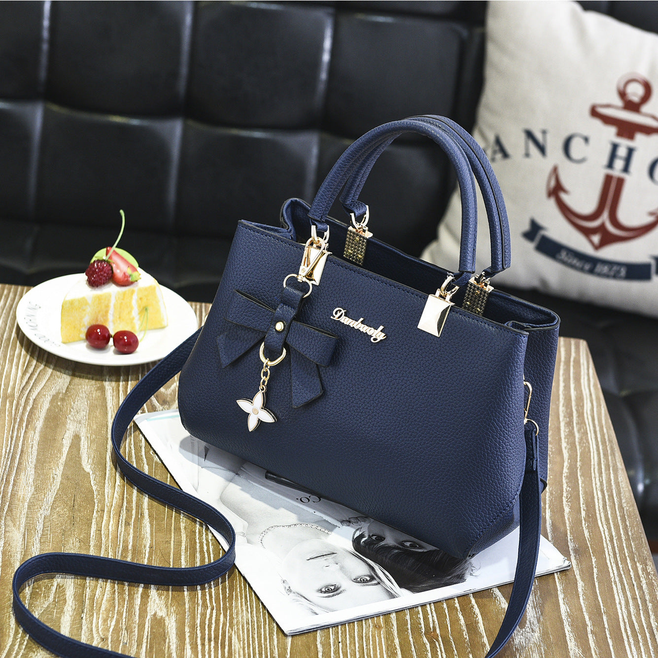 Women's Durable Fashionable Shaping Sweet Lady Handbags
