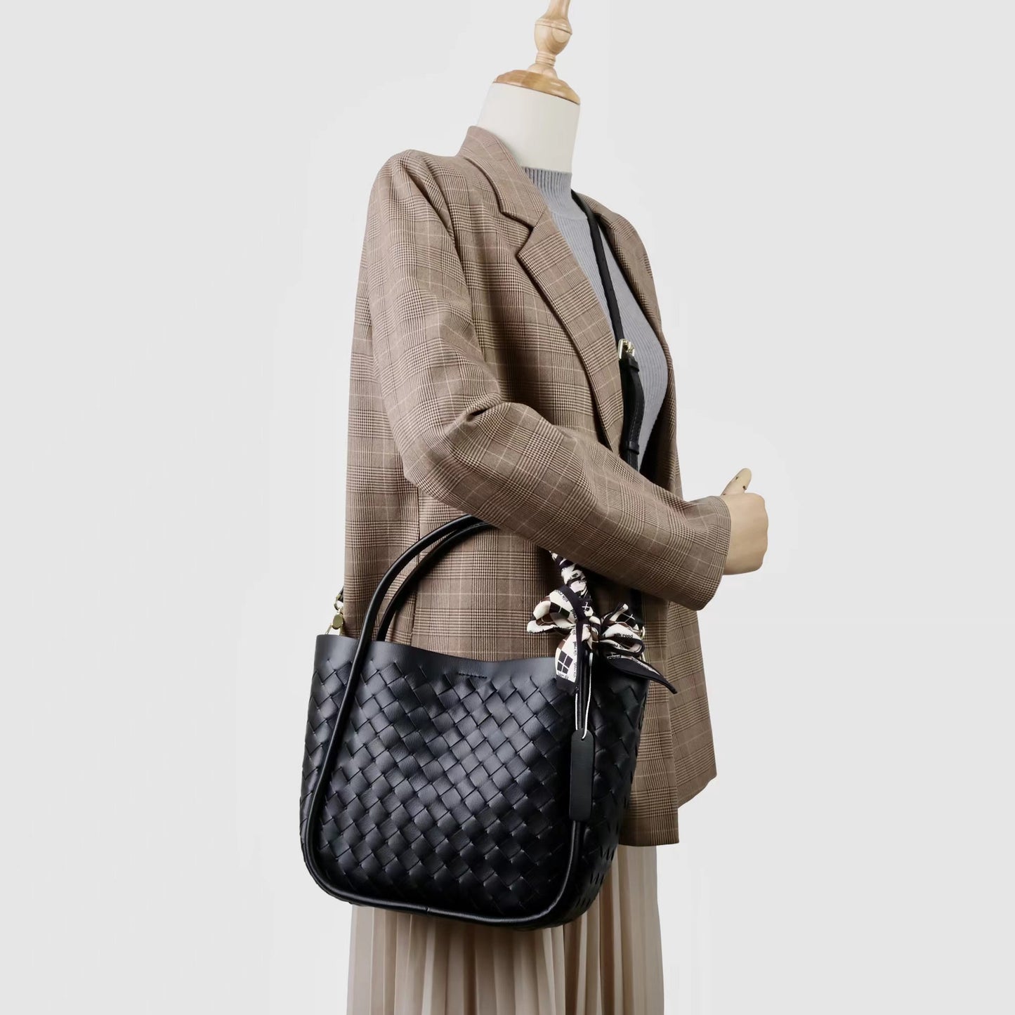 Women's Interest Light Luxury Hand-woven Portable Fashion Bags