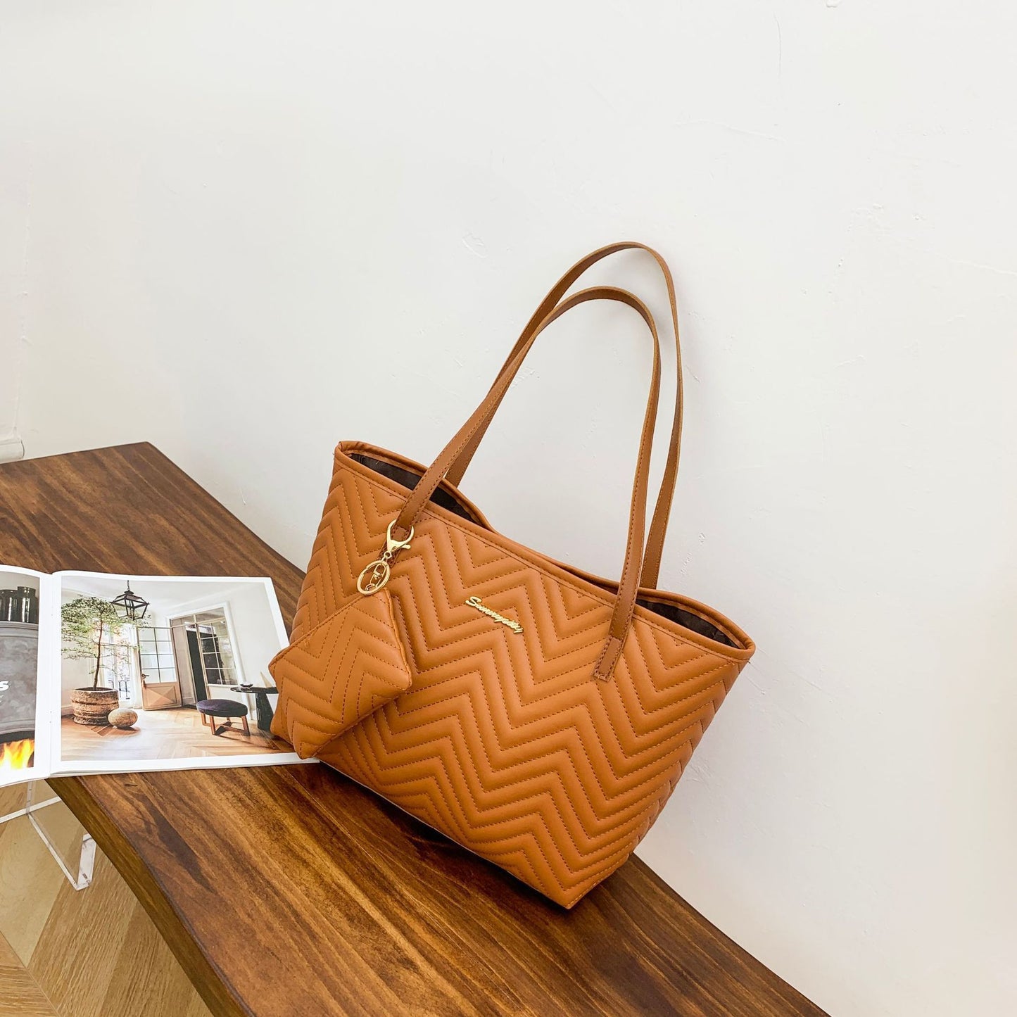 Women's Water Ripple Embroidered Trendy Fashion Simple Tote Bags