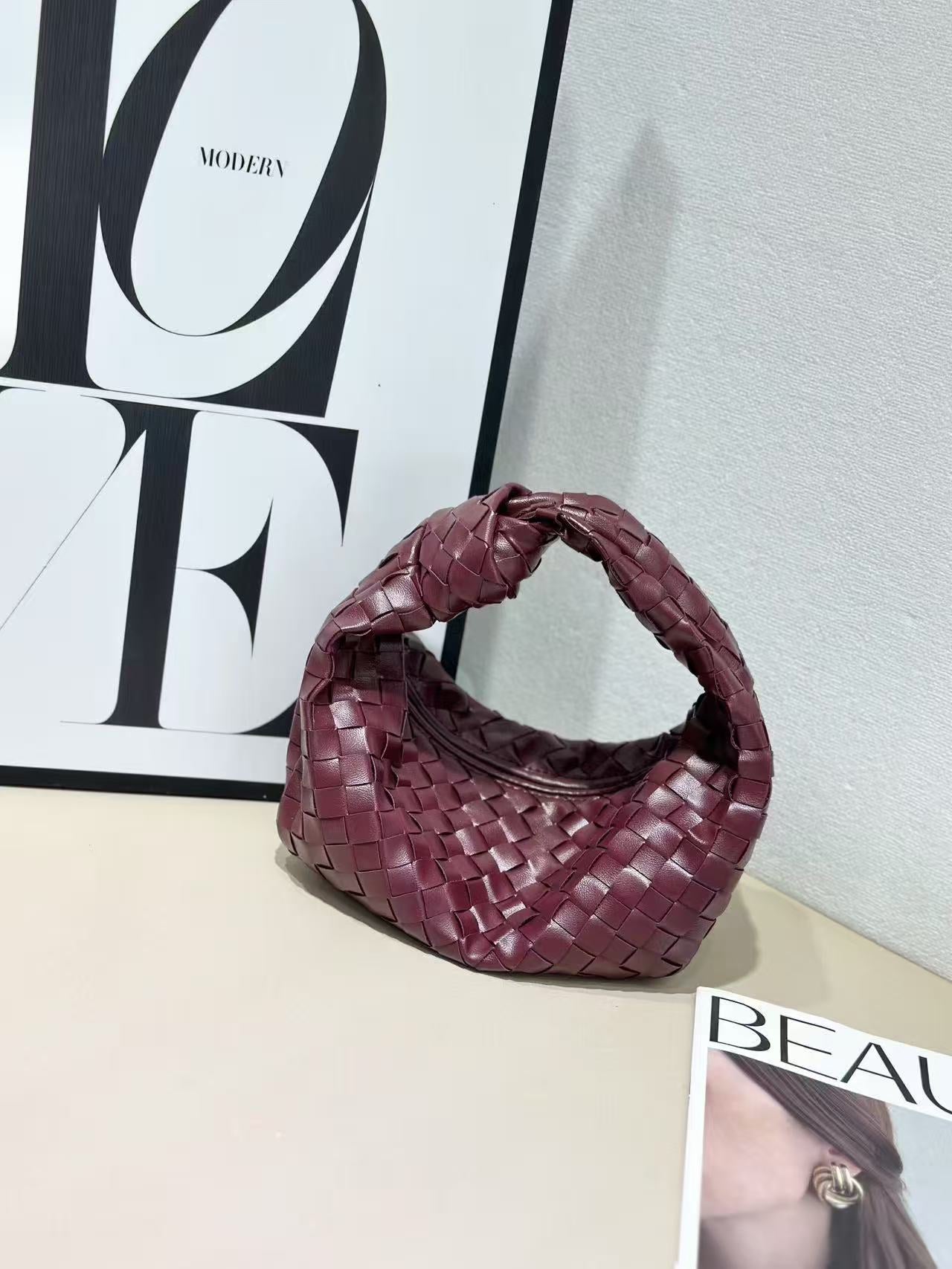 Creative Women's Hand-woven Dumplings Underarm Cowhide Handbags