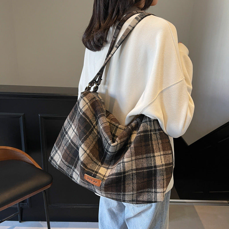 Women's Woolen Plaid Large Capacity Fashion College Shoulder Bags