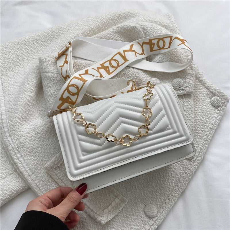 Women's Fashion Korean Style Diamond Quilted Chain Bags