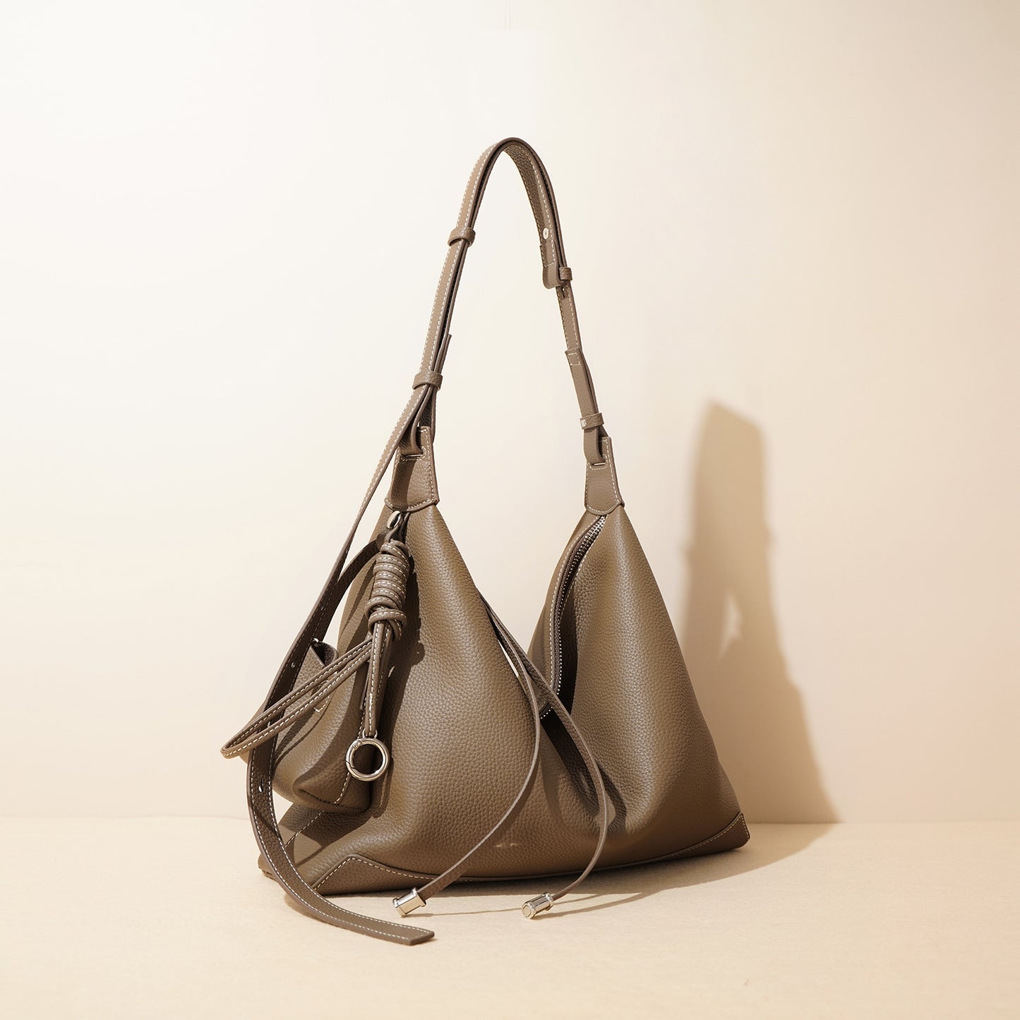 Simple Wind Large Capacity Commuter High Handbags
