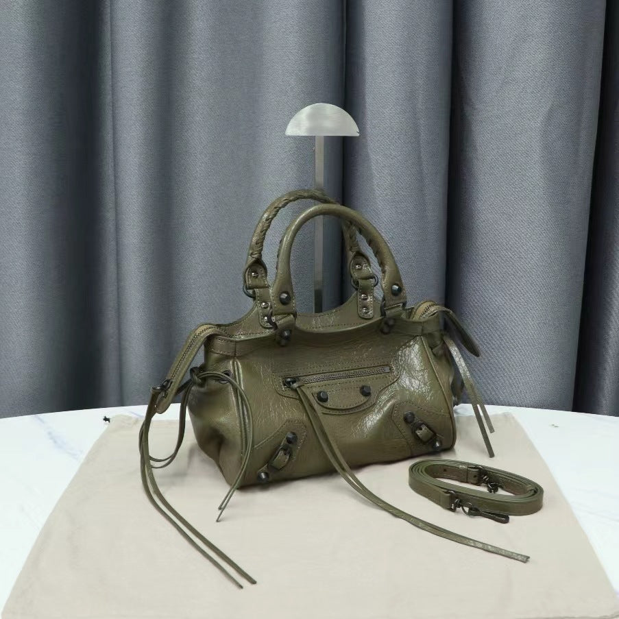 Punk Hot Rivet First Layer Cowhide Armpit Bags