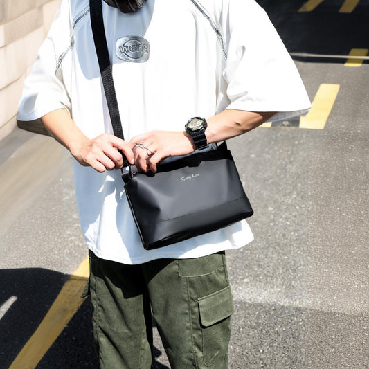 Men's Fashion Trendy Simple Portable Niche Waterproof Men's Shoulder Bags