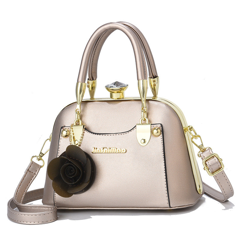 Women's Trendy Steel Frame Shell Mini Shoulder Bags