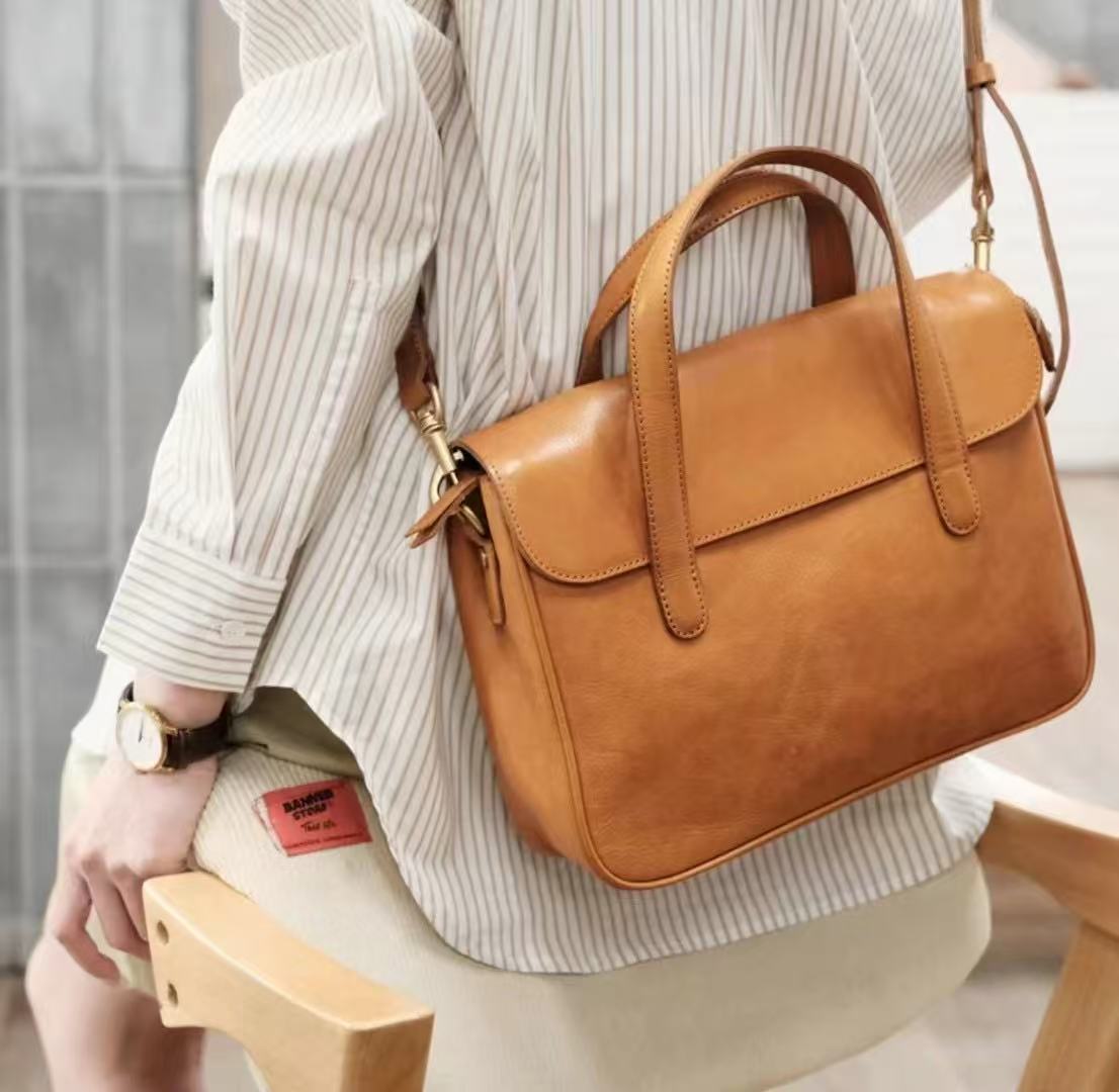 Women's Layer Plant Cowhide Leather Retro Fashion Handbags