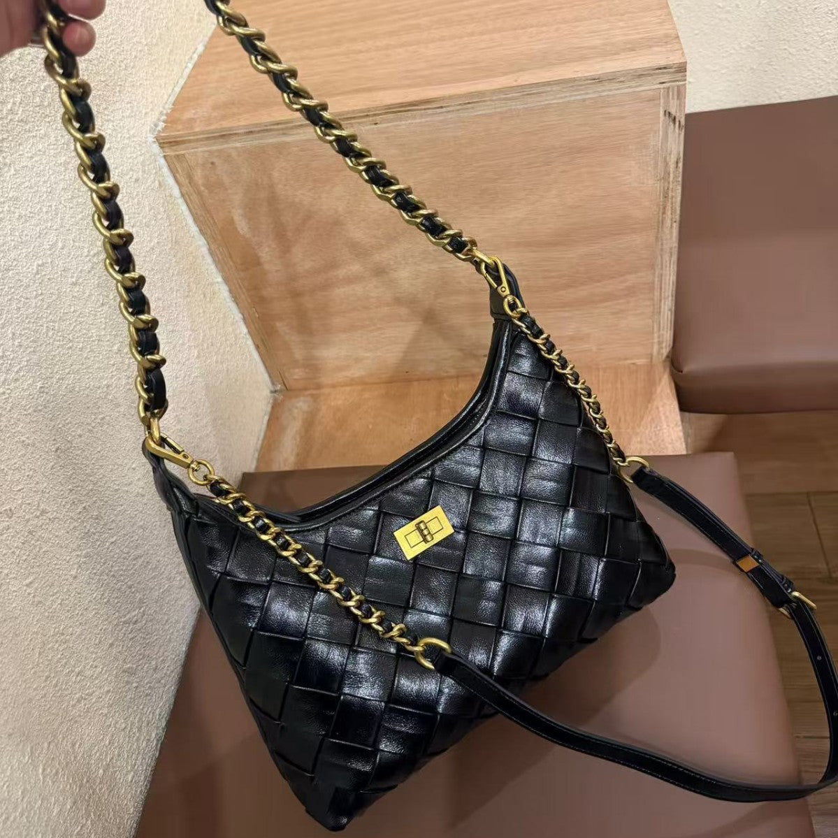 Attractive Classy Hand-woven Chain Underarm Retro Handbags