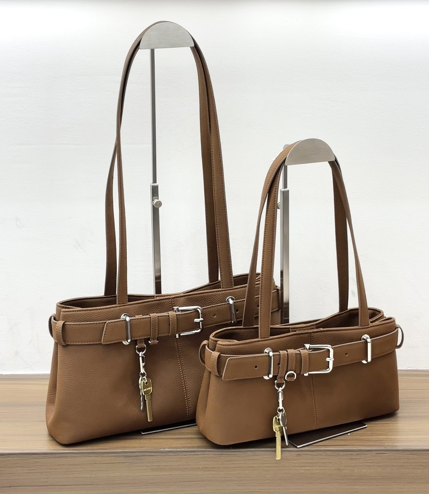 Popular Latch Large Capacity Commuter Carrying Armpit Bags