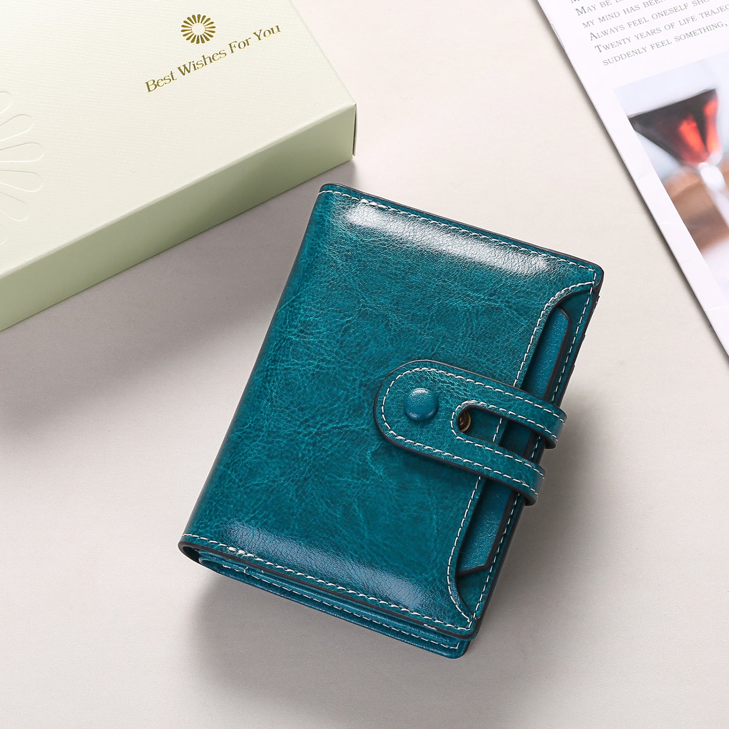 Women's Short Vintage Oil Wax Cowhide Large Ladies Wallets