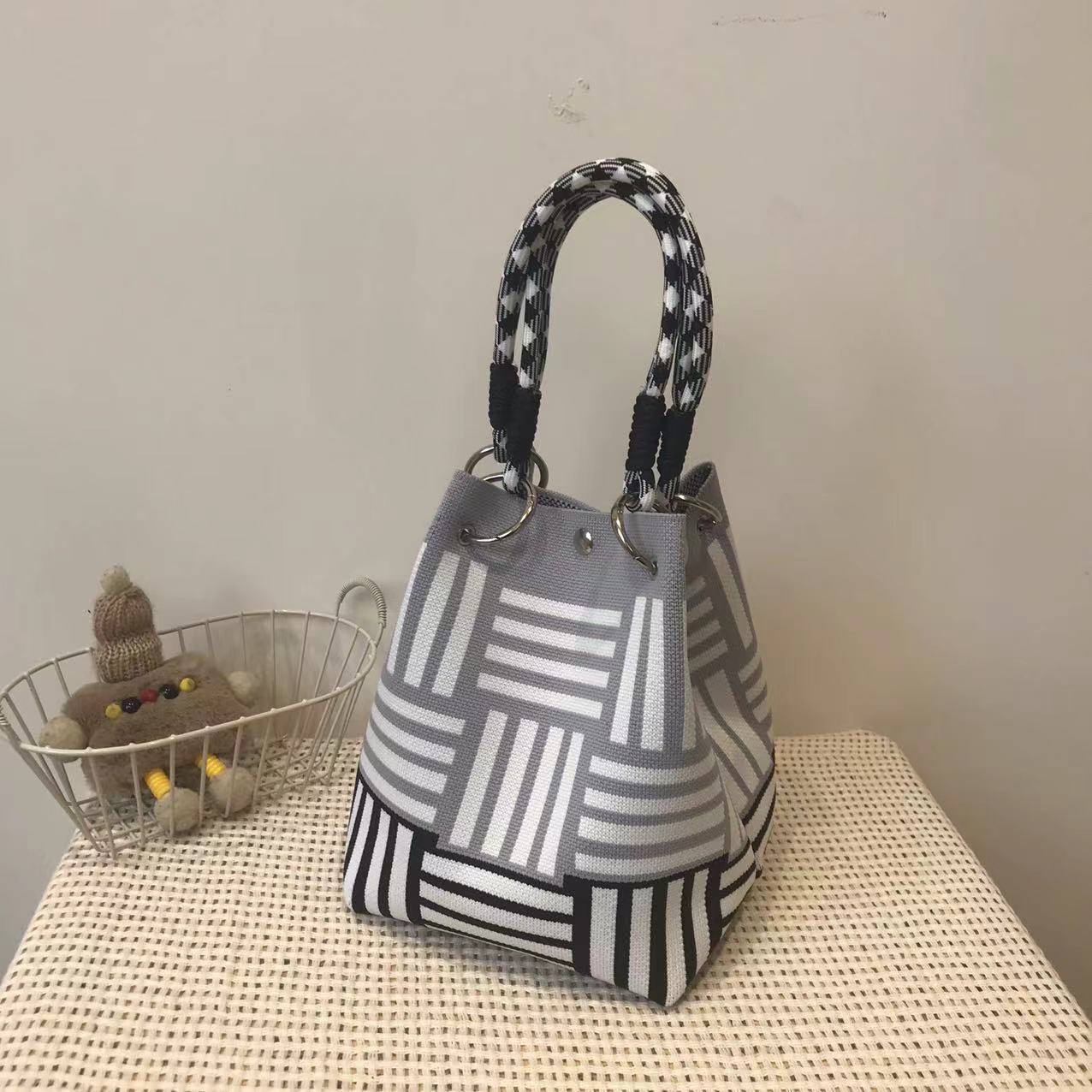 Retro Crazy Bird Knit Leisure Knitted Handbags