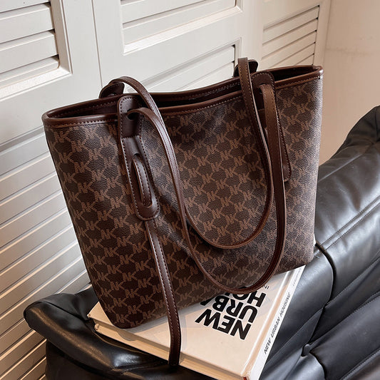 Women's Large Capacity Fashion High Sense Class Shoulder Bags