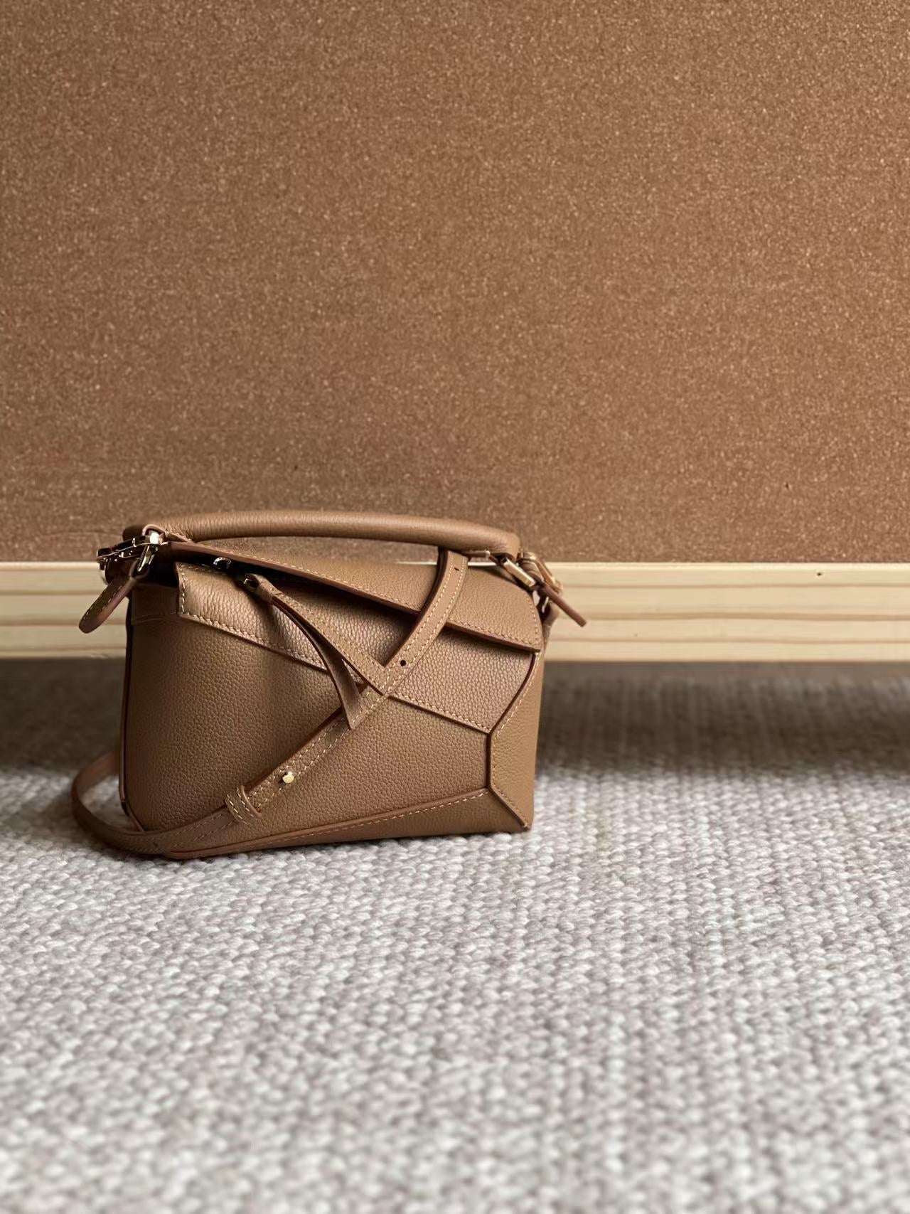 Women's Leather Handmade Beeswax Thread Geometric Special Interest Crossbody Bags