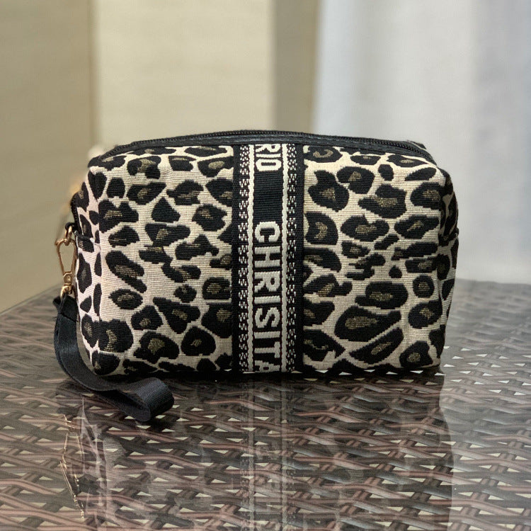 Classic Leopard Pattern Large Capacity Wash Hand Carrying Snack Handbags