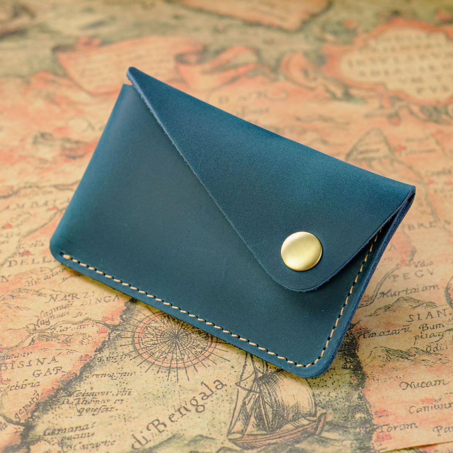 Handmade Simple Leather Sleeve Creative Snap Crazy Card Holder