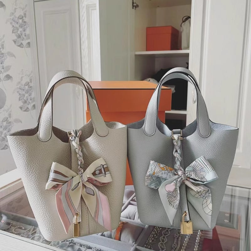 Women's Handmade Genuine Cattlehide Leather Surface Advanced Handbags