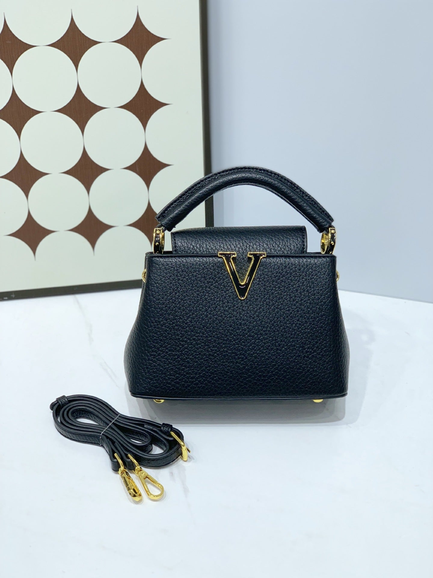 Women's Trendy Simplicity V-shaped Portable Fashionable Lychee Crossbody Bags