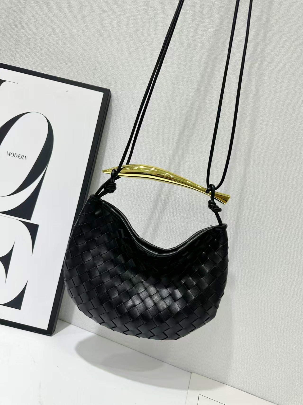 Women's Woven Genuine Leather High-grade Design Hand Metal Evening Bags