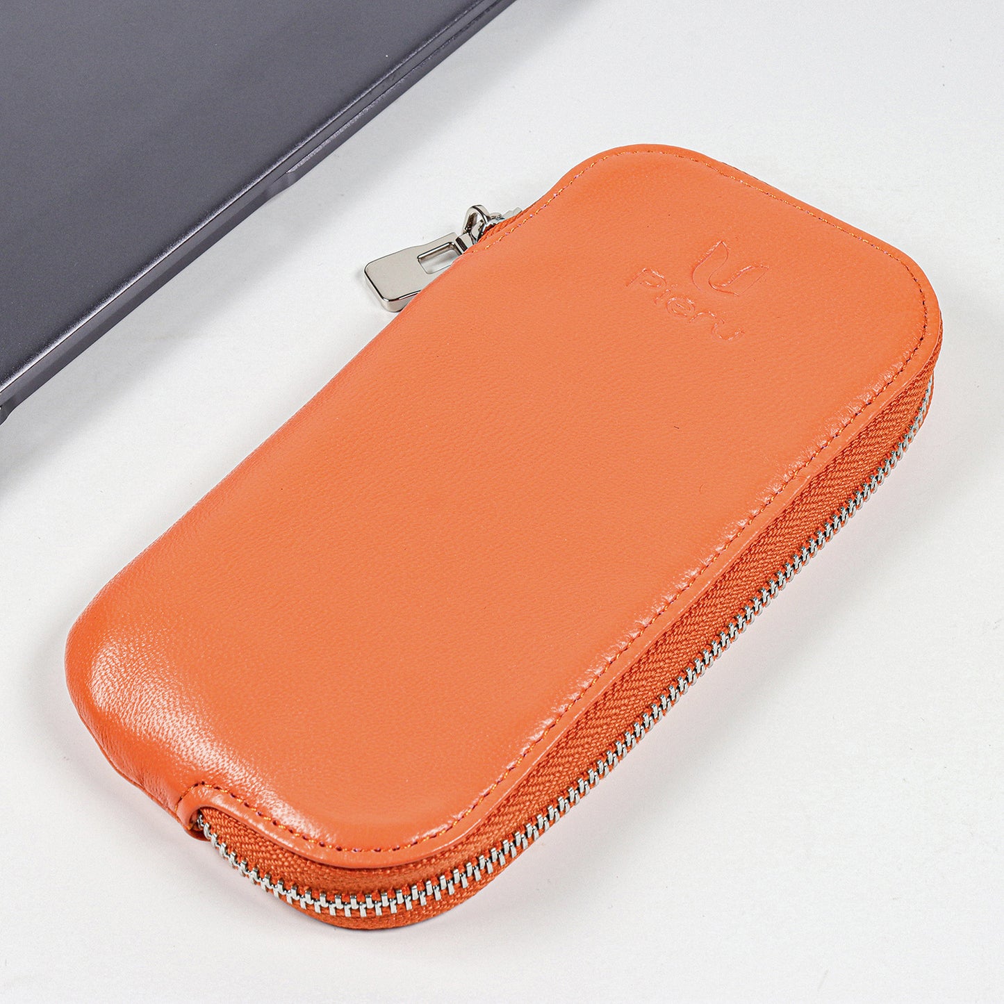 Women's Top Layer Leather Simple Zipper Mobile Phone Bags