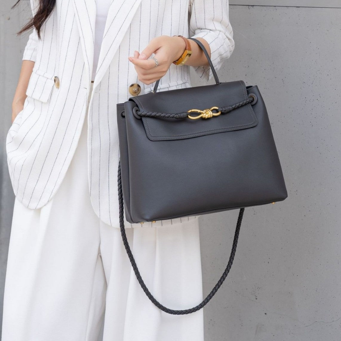 Women's First Layer Cowhide Plain Weave Fashion Shoulder Bags