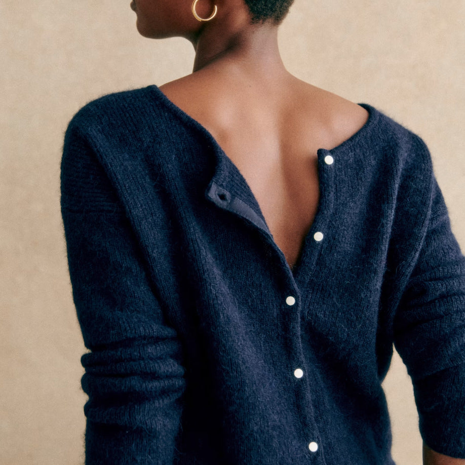Women's Online Simple Knitted Button Round Neck Sweaters