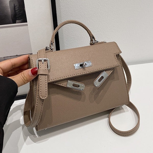 Are All Simple Light Luxury High-grade Handbags
