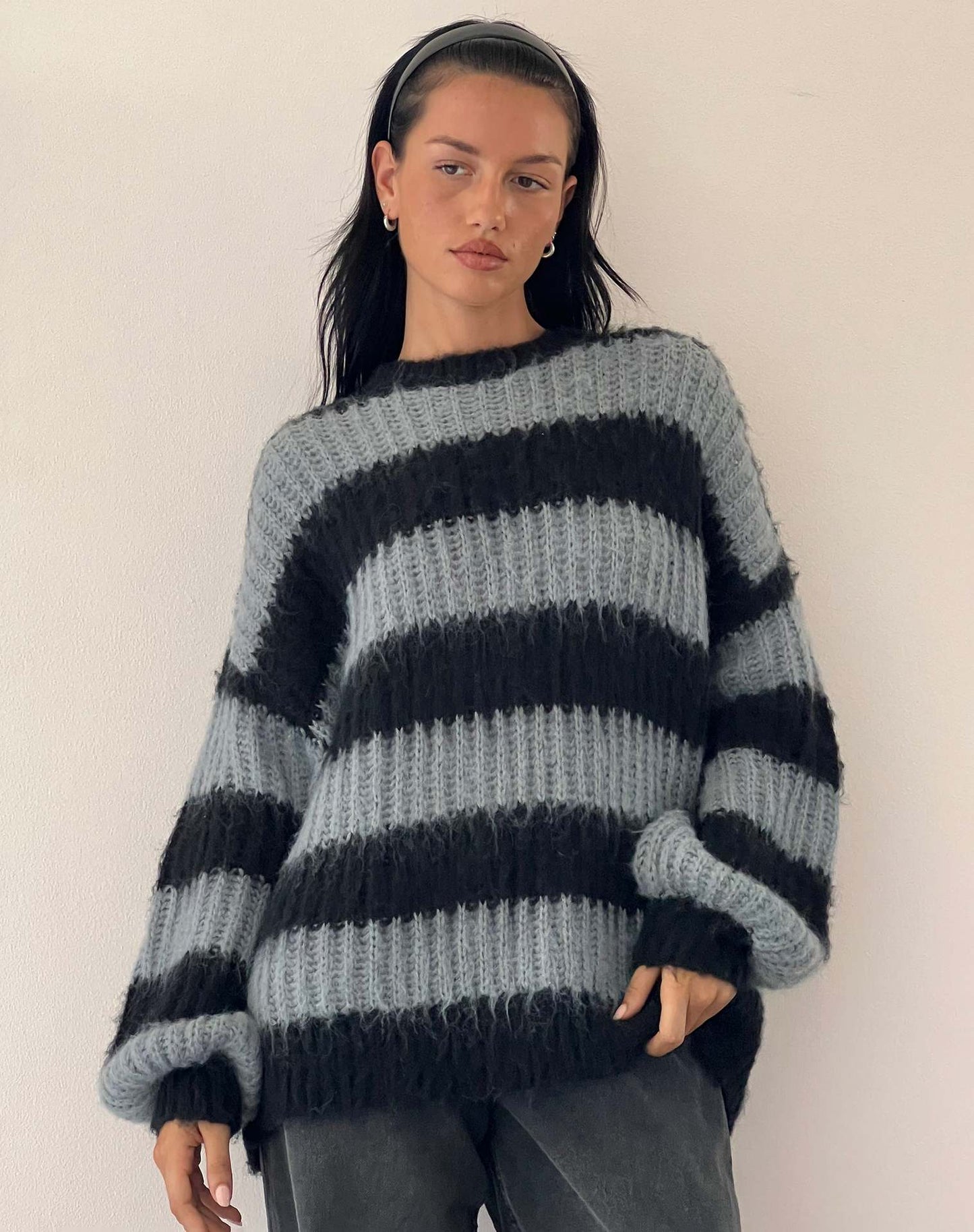 Women's Temperament Crew Neck Pullover Contrast Color Sweaters