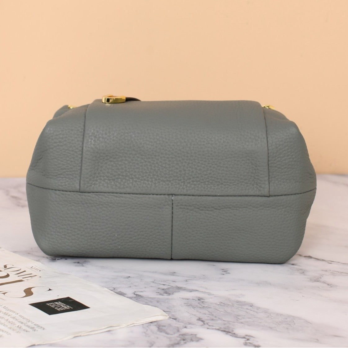 Women's Leather High-grade Retro First Layer Cowhide Handbags