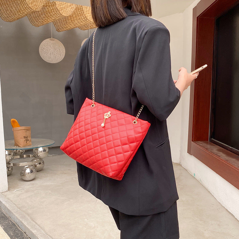 Fashion Diamond Embroidered Personalized Crown Hardware Handbags